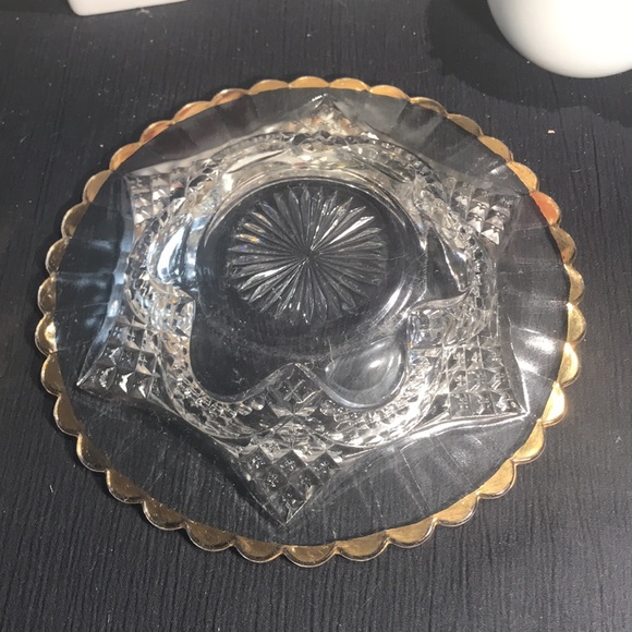 🛑🛑Vintage Cut Glass Domed Butter Dish/Cheese Ball Dish Gold Accents Crystal - Picture 5 of 7